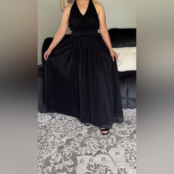 Glamazon Black Backless Evening Gown – Size M - Picture 7 of 7